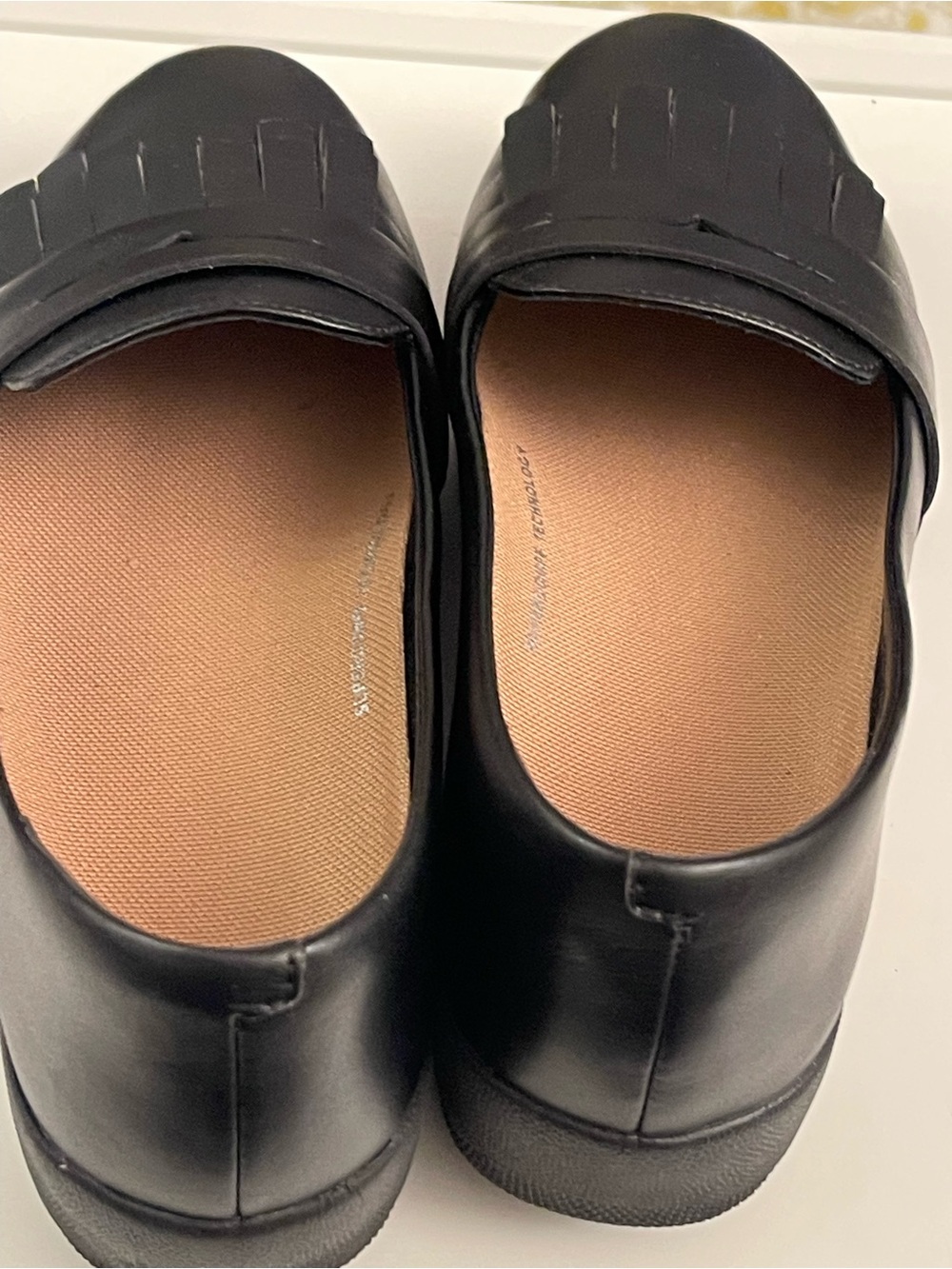 Classic Black Women's Loafers - Sleek Slip-On Style